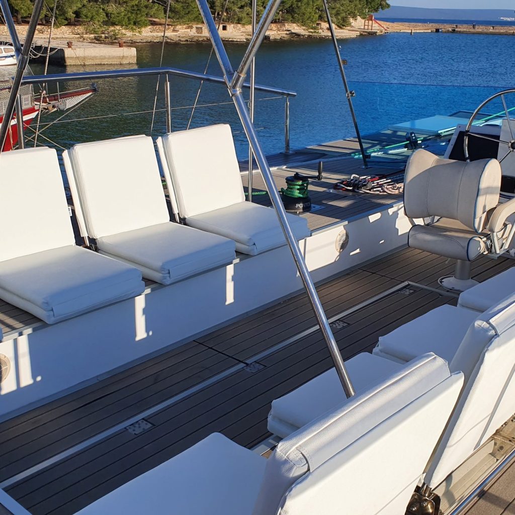 Logo UPWIND CATAMARAN